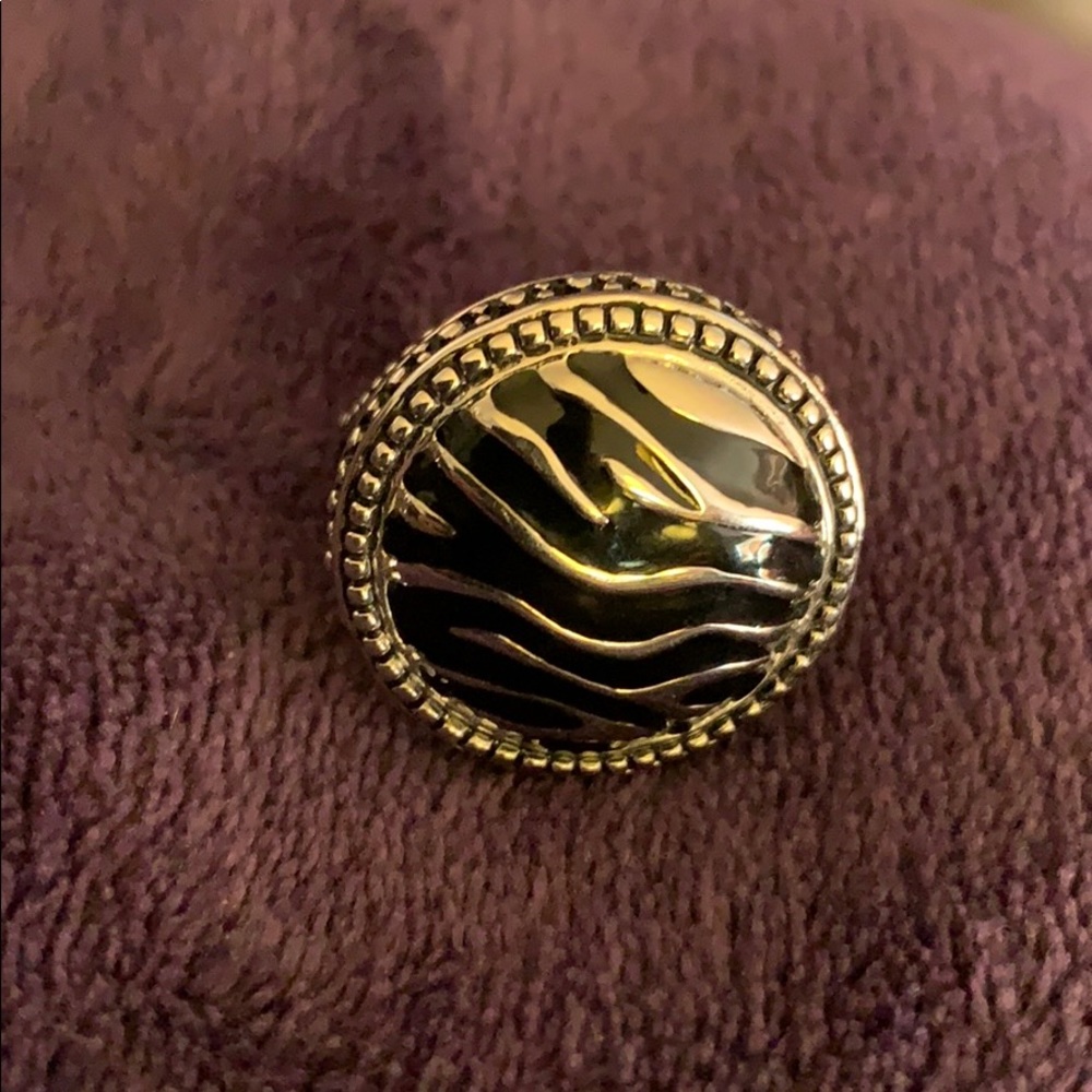 Zebra print ring